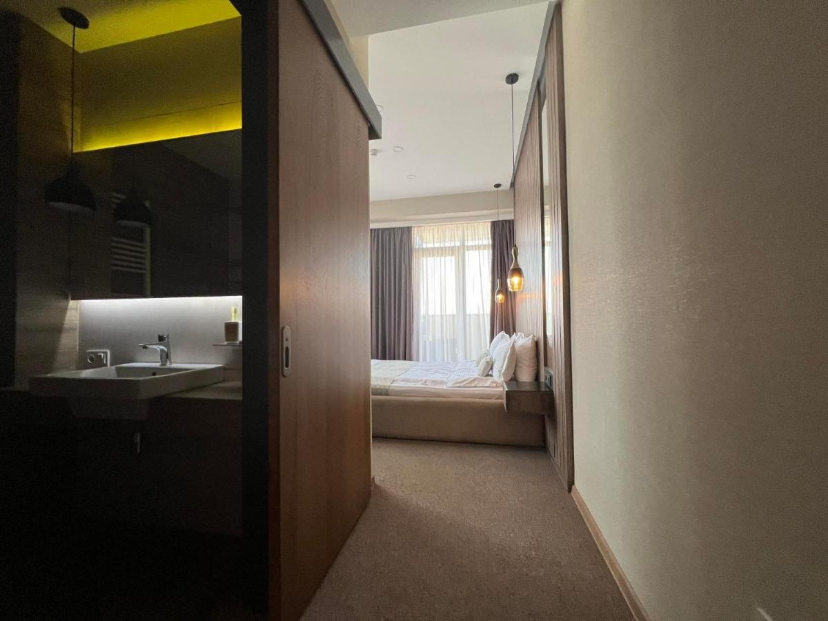 Hotel Sky Station Tbilisi Eksteriør bilde
