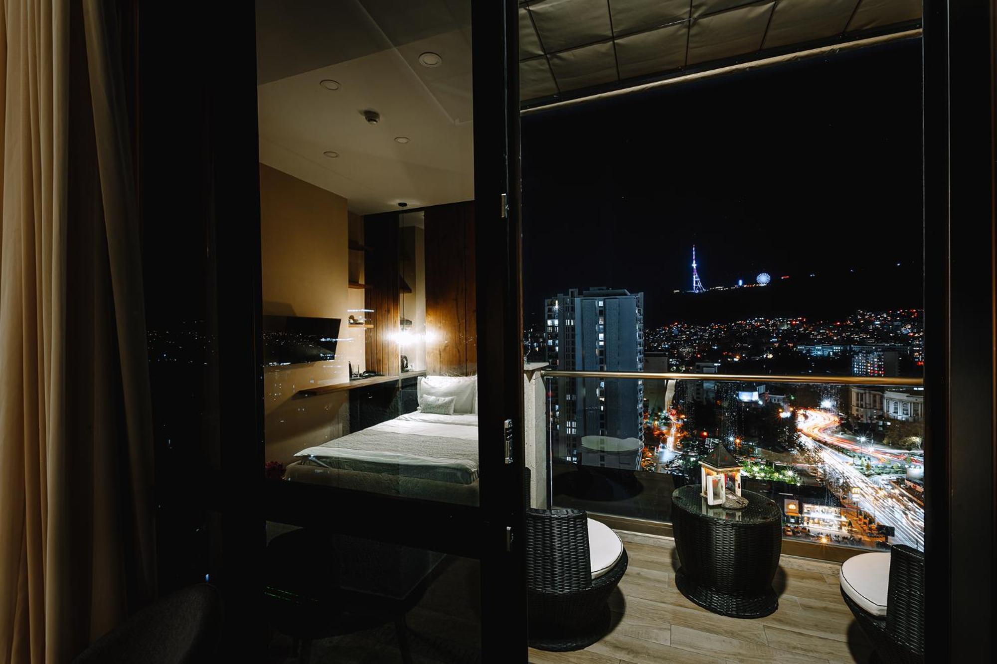 Hotel Sky Station Tbilisi Eksteriør bilde