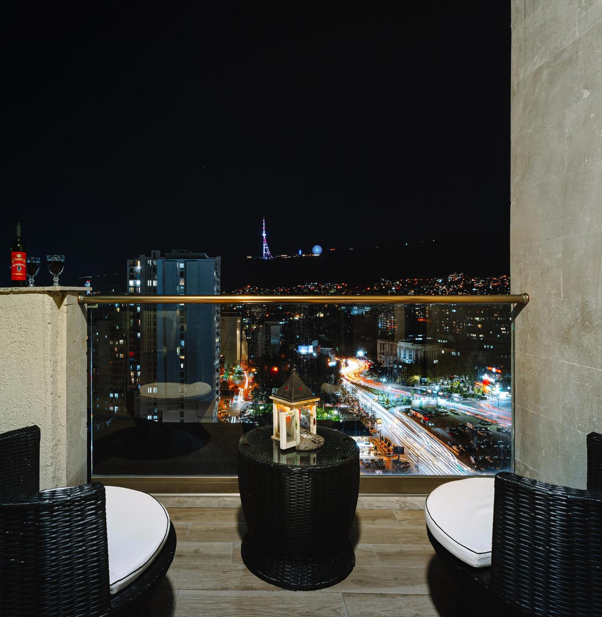 Hotel Sky Station Tbilisi Eksteriør bilde