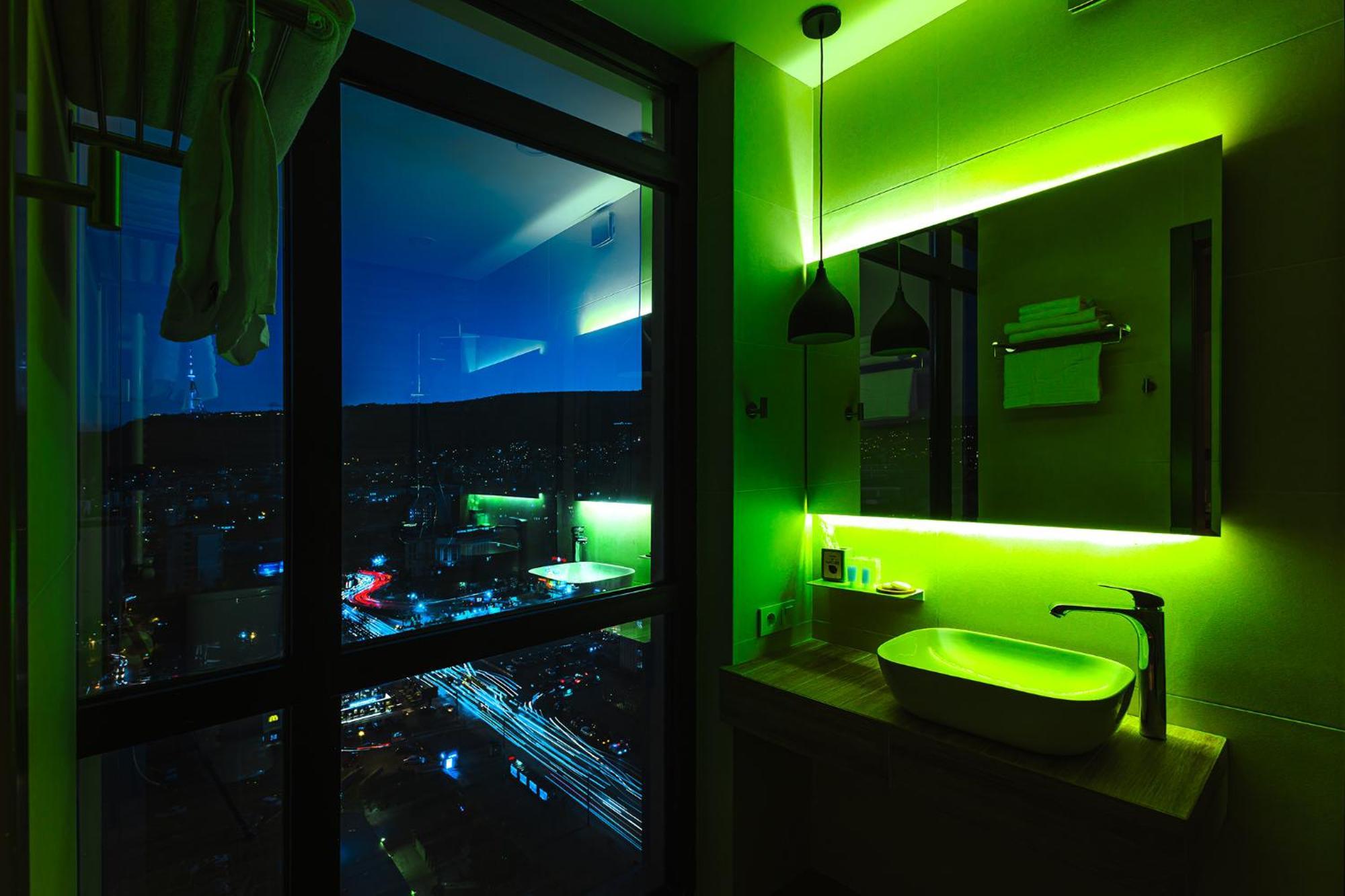 Hotel Sky Station Tbilisi Eksteriør bilde