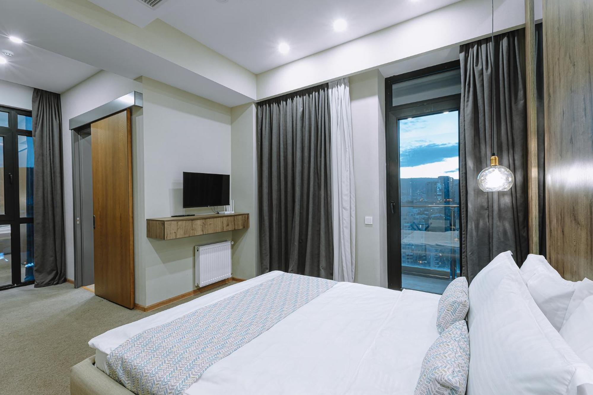 Hotel Sky Station Tbilisi Eksteriør bilde