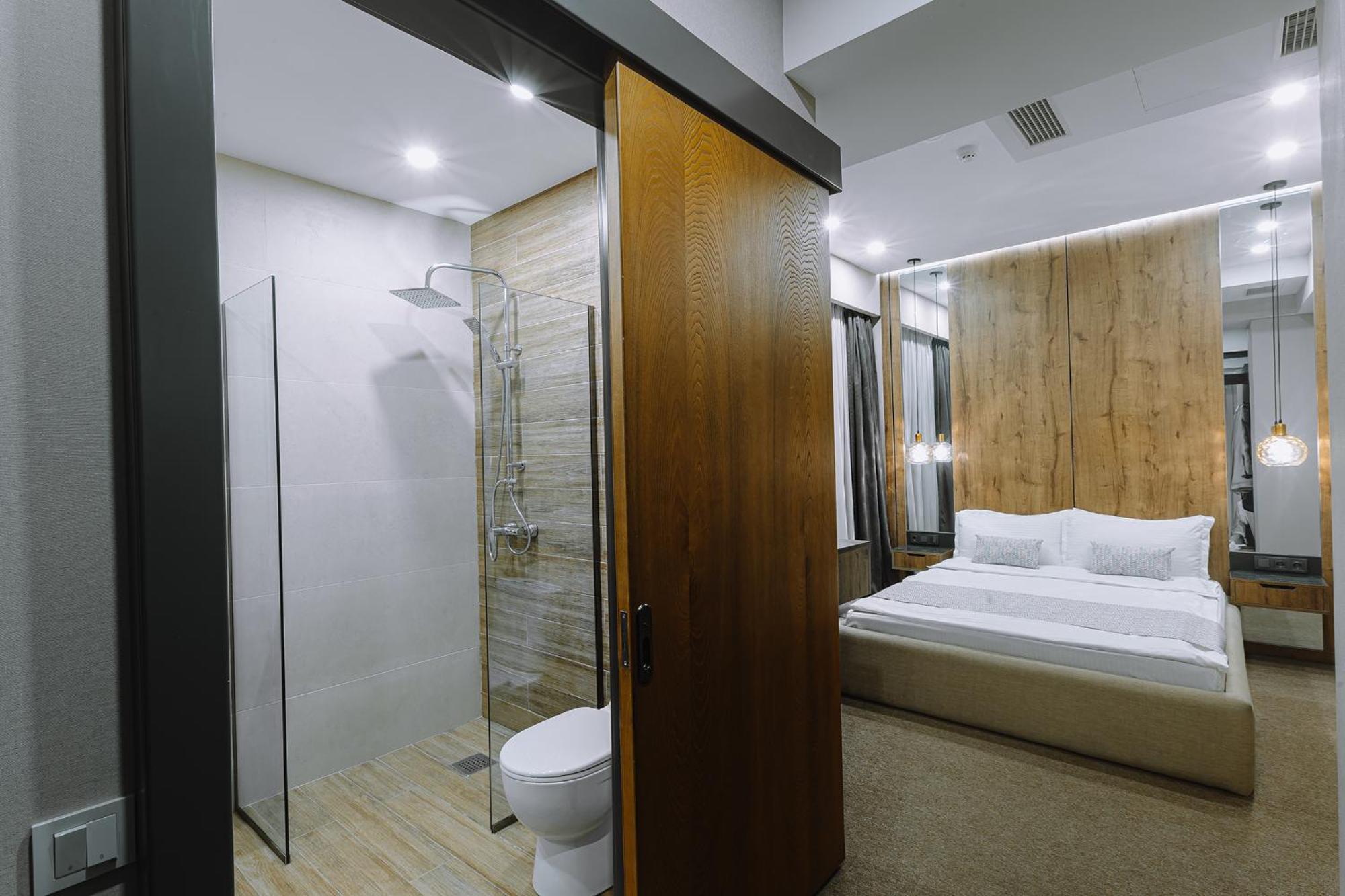 Hotel Sky Station Tbilisi Eksteriør bilde
