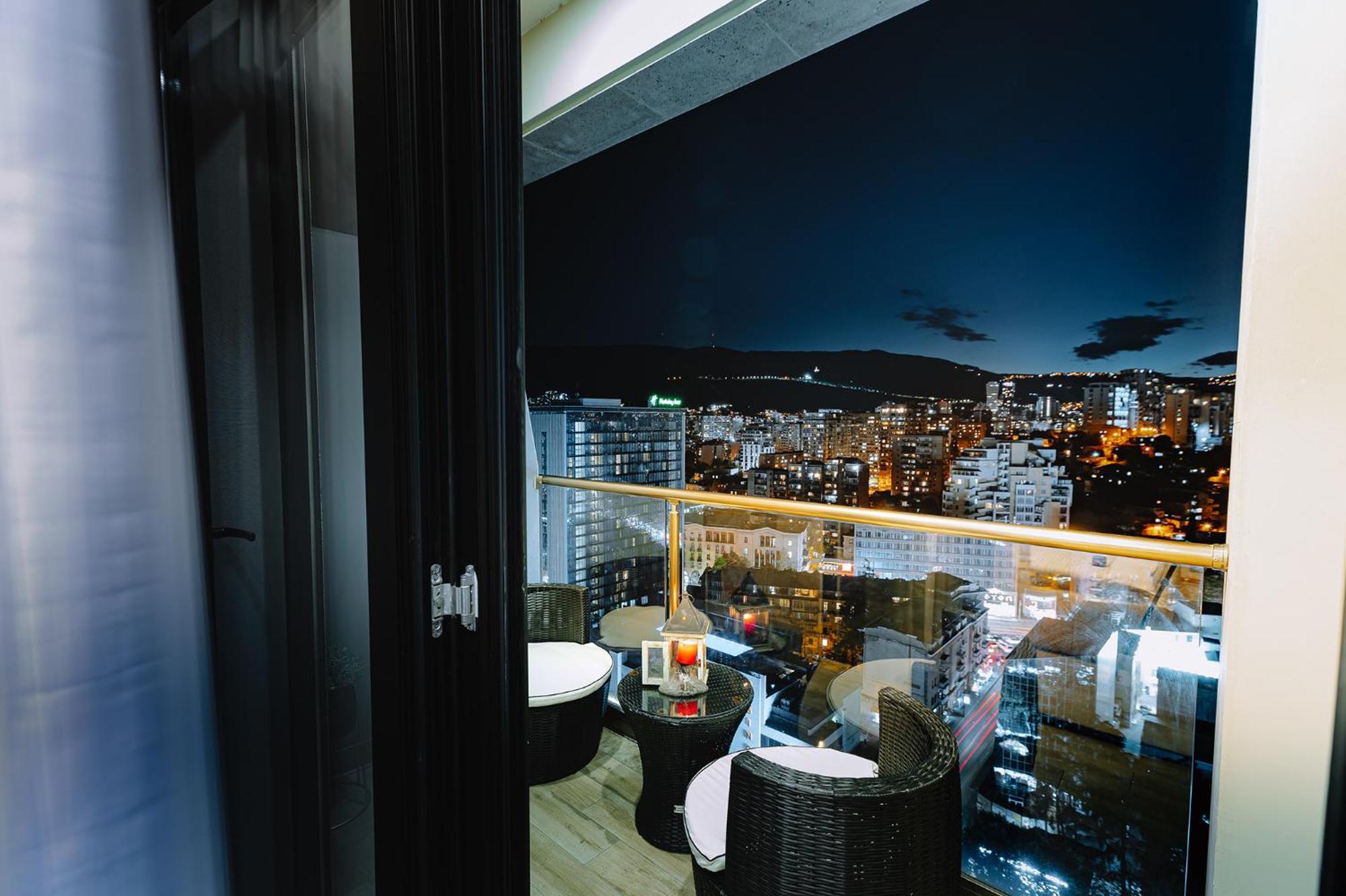Hotel Sky Station Tbilisi Eksteriør bilde