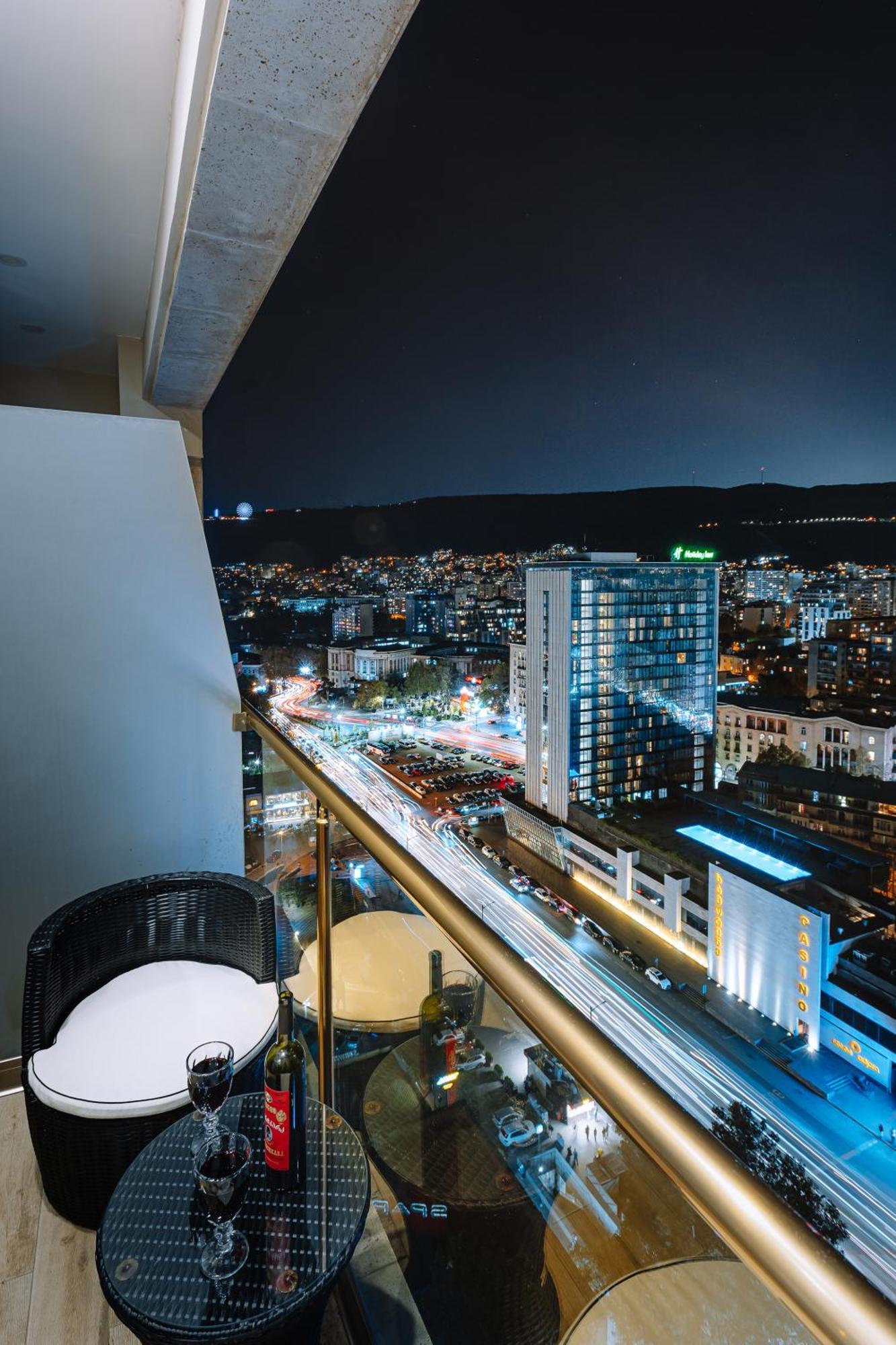 Hotel Sky Station Tbilisi Eksteriør bilde