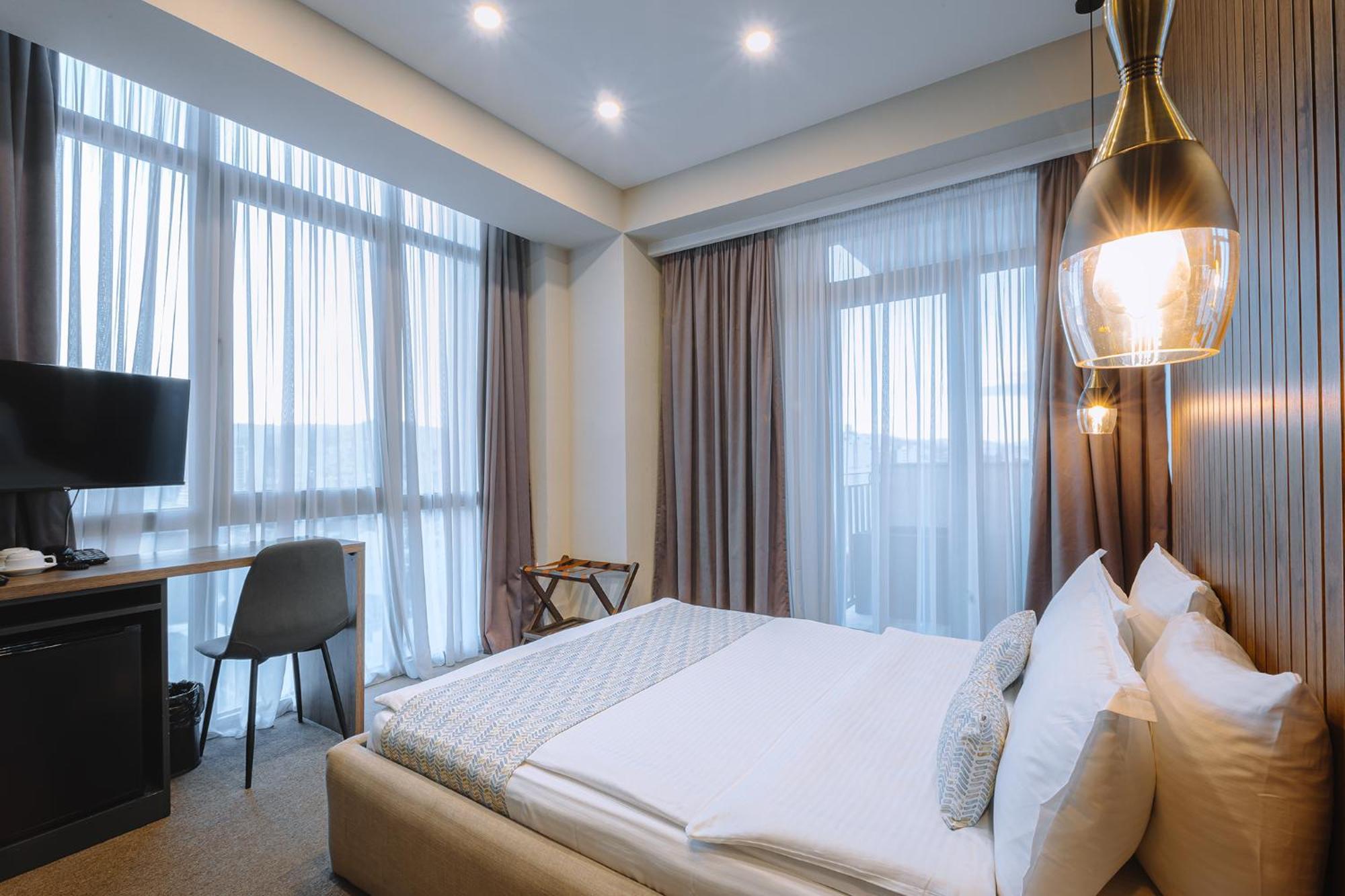 Hotel Sky Station Tbilisi Eksteriør bilde