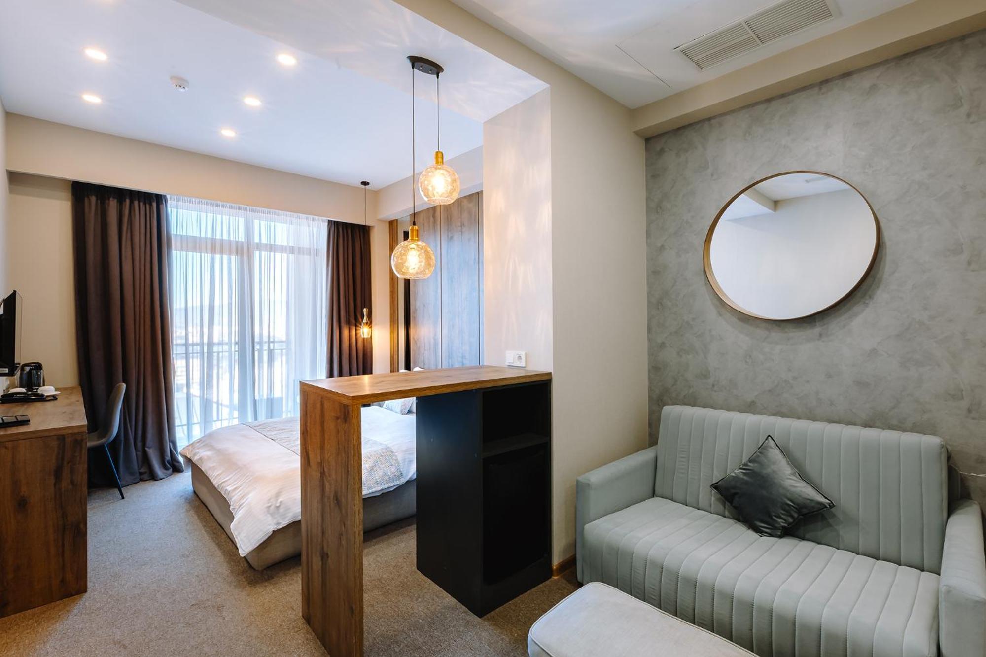 Hotel Sky Station Tbilisi Eksteriør bilde