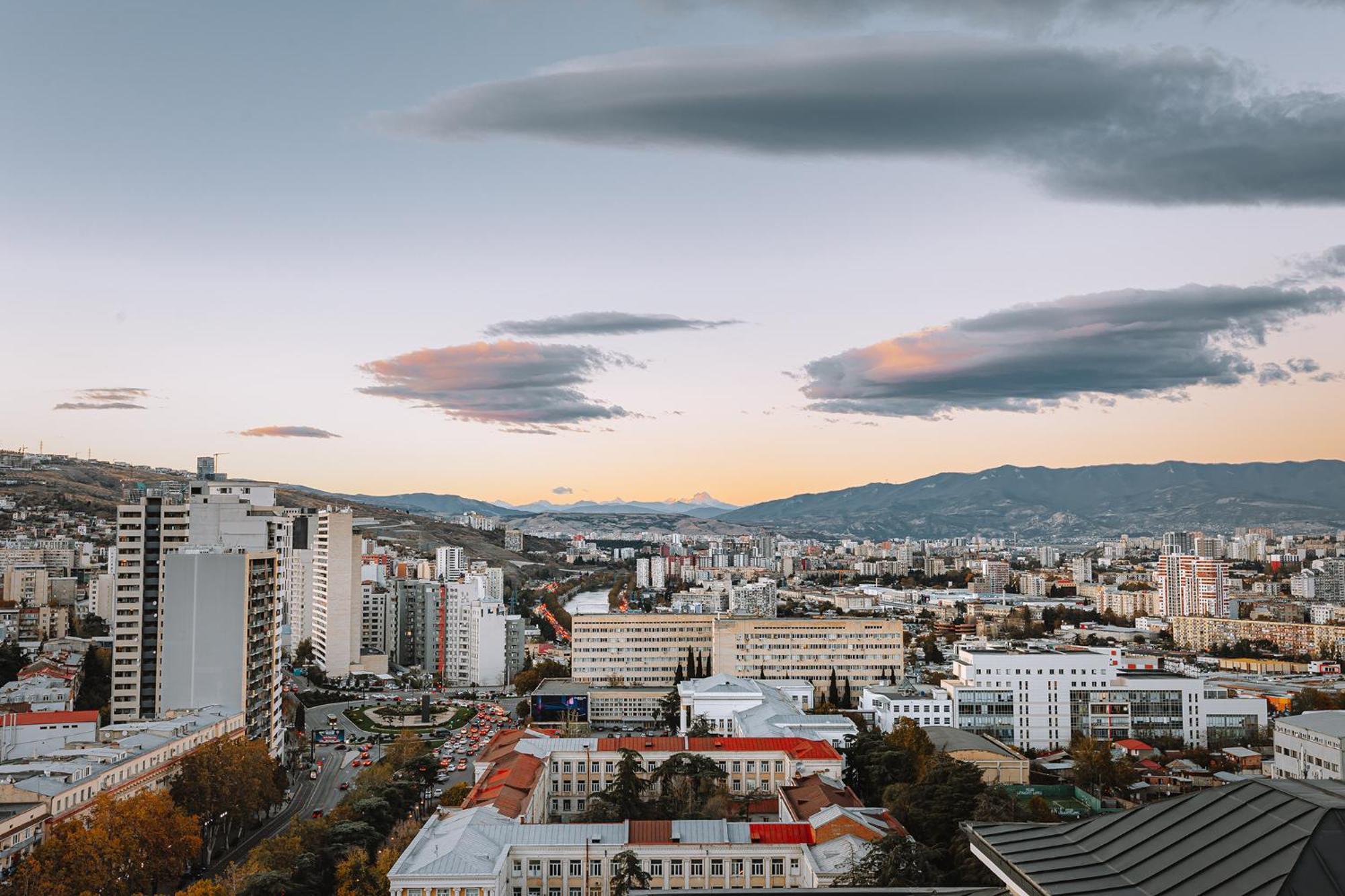 Hotel Sky Station Tbilisi Eksteriør bilde