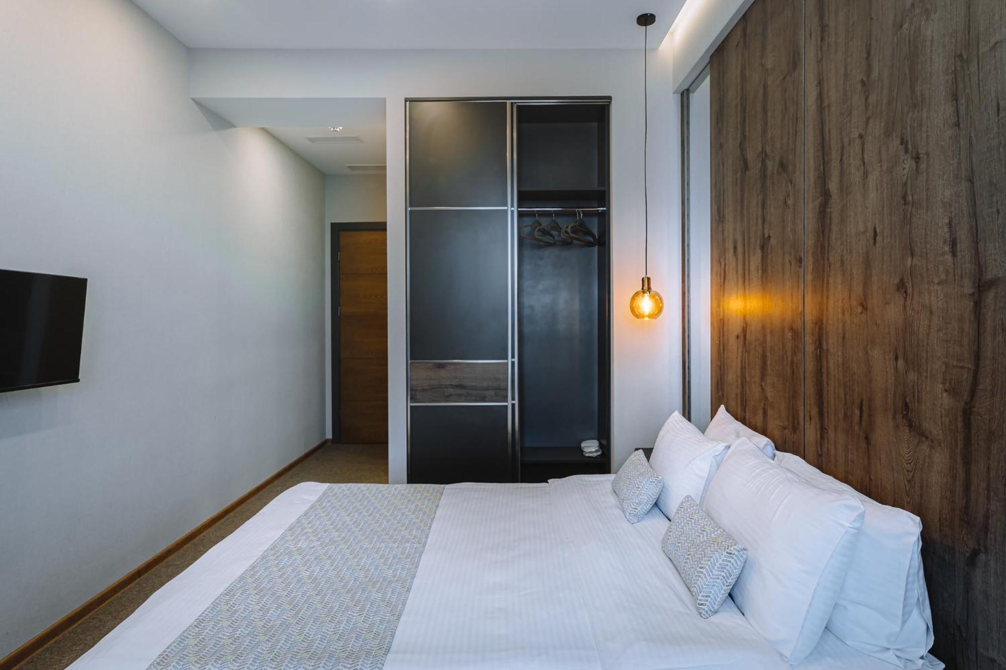 Hotel Sky Station Tbilisi Eksteriør bilde