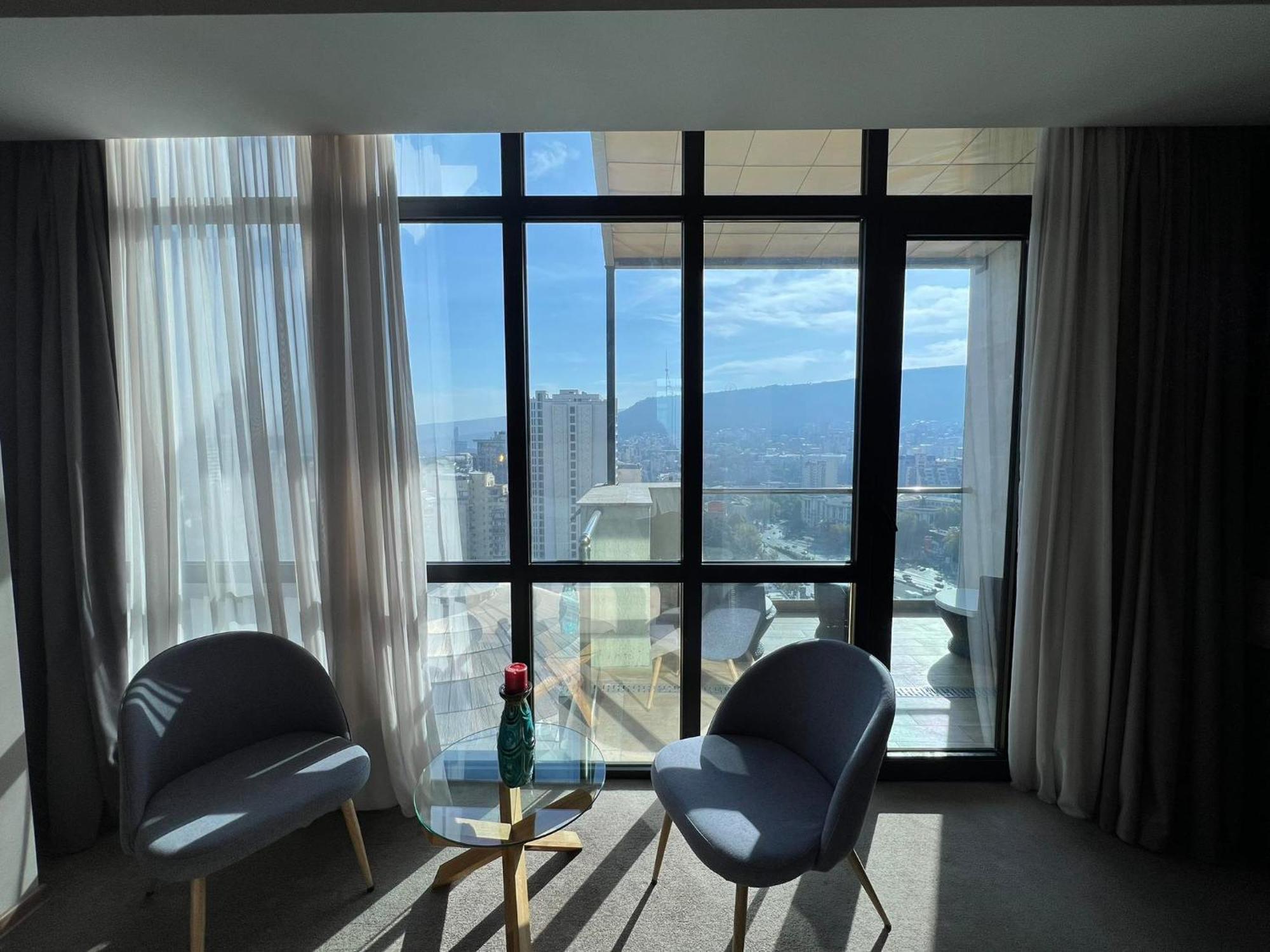 Hotel Sky Station Tbilisi Eksteriør bilde