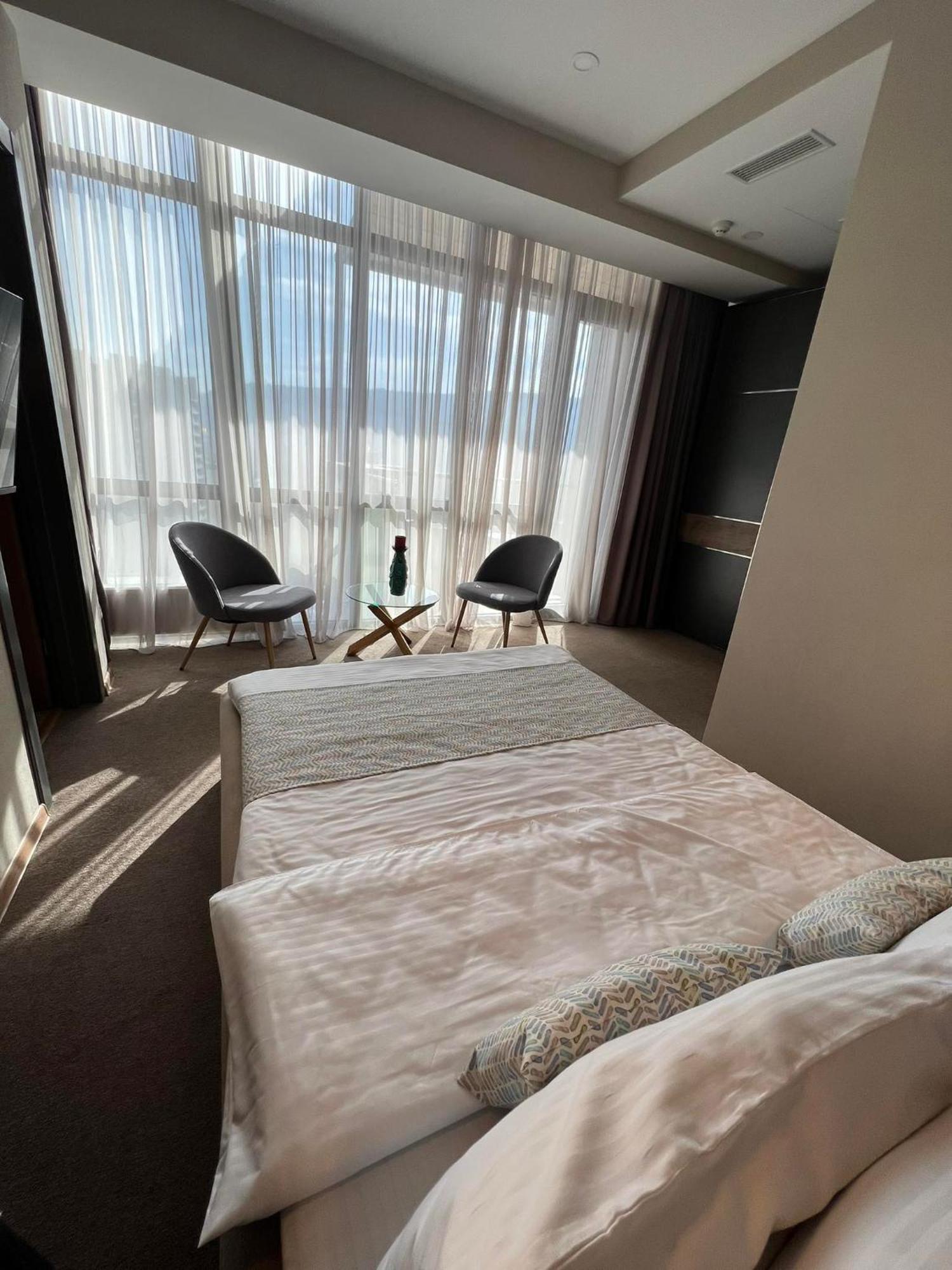 Hotel Sky Station Tbilisi Eksteriør bilde